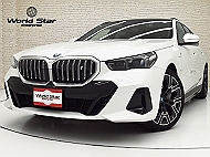 BMW i5 ツーリング